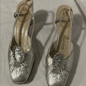 Vintage Delman silver slingback heels 8s